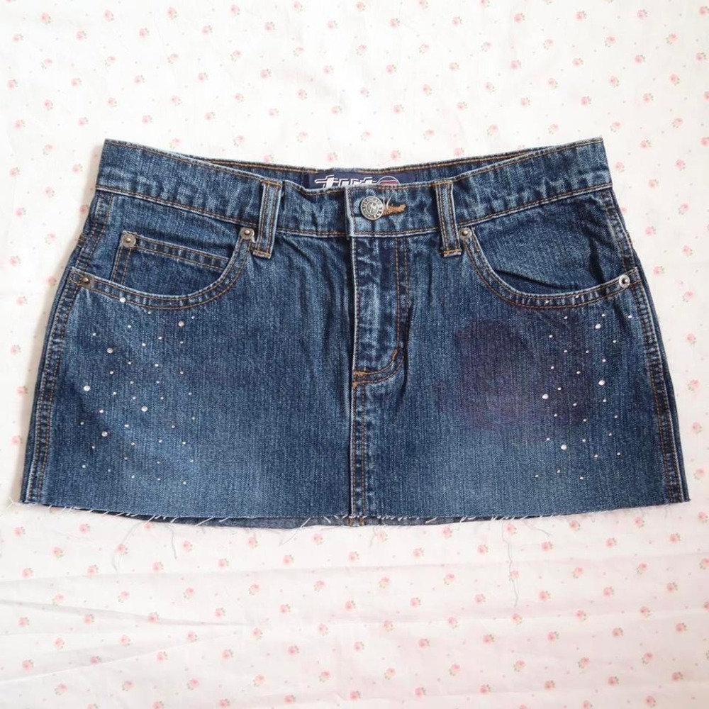 tyte vintage y2k denim micro mini skirt dark wash rhinestone raw hem size 3